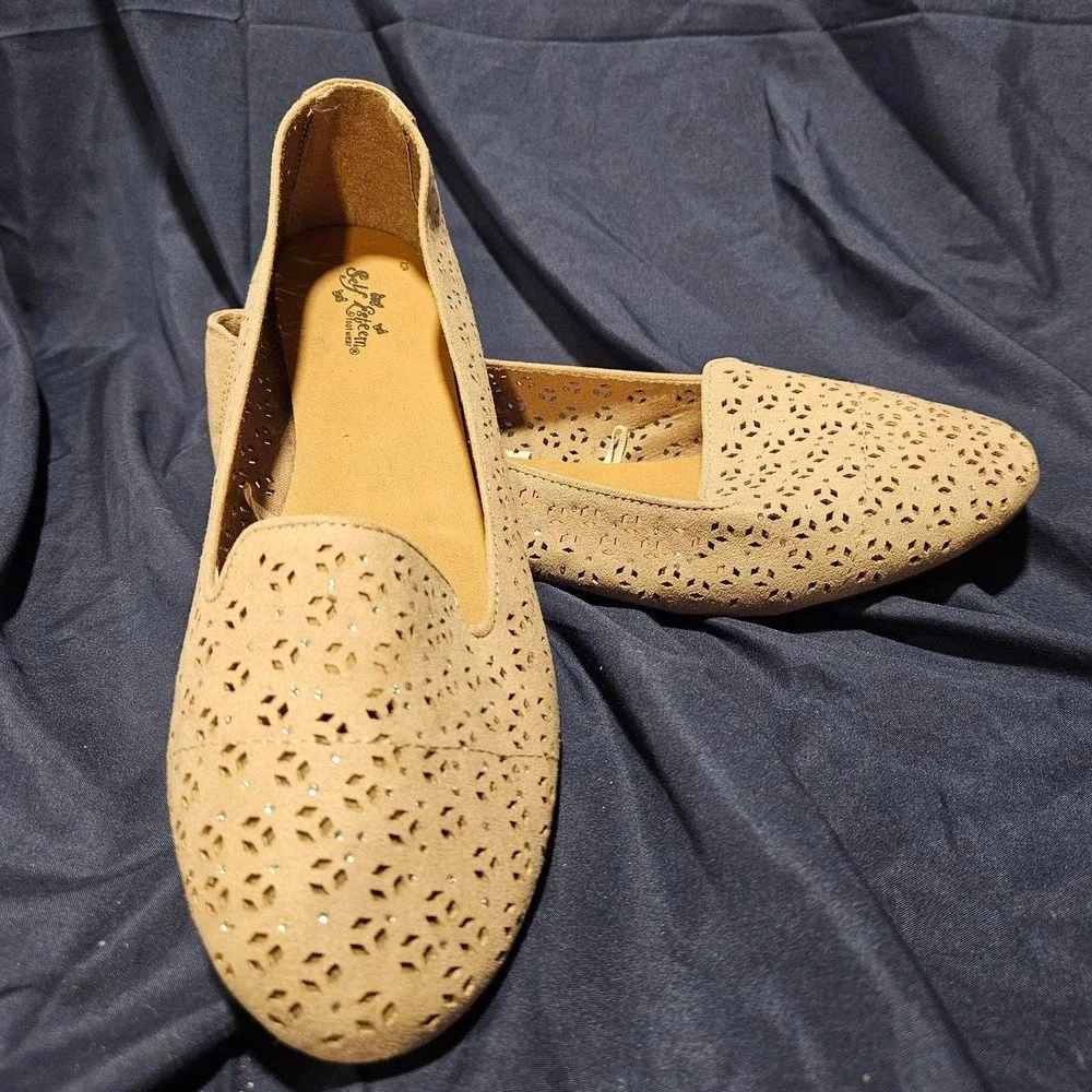 Cream Loafers 11W